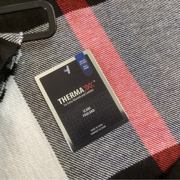 4 Scarf Bundle Plaids NWT - Picture 5 of 7